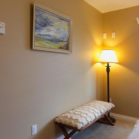 Lovely J Home -Stunning River View Cozy Two Bedroom Private Suite นิวเวสต์มินสเตอร์ ภายนอก รูปภาพ